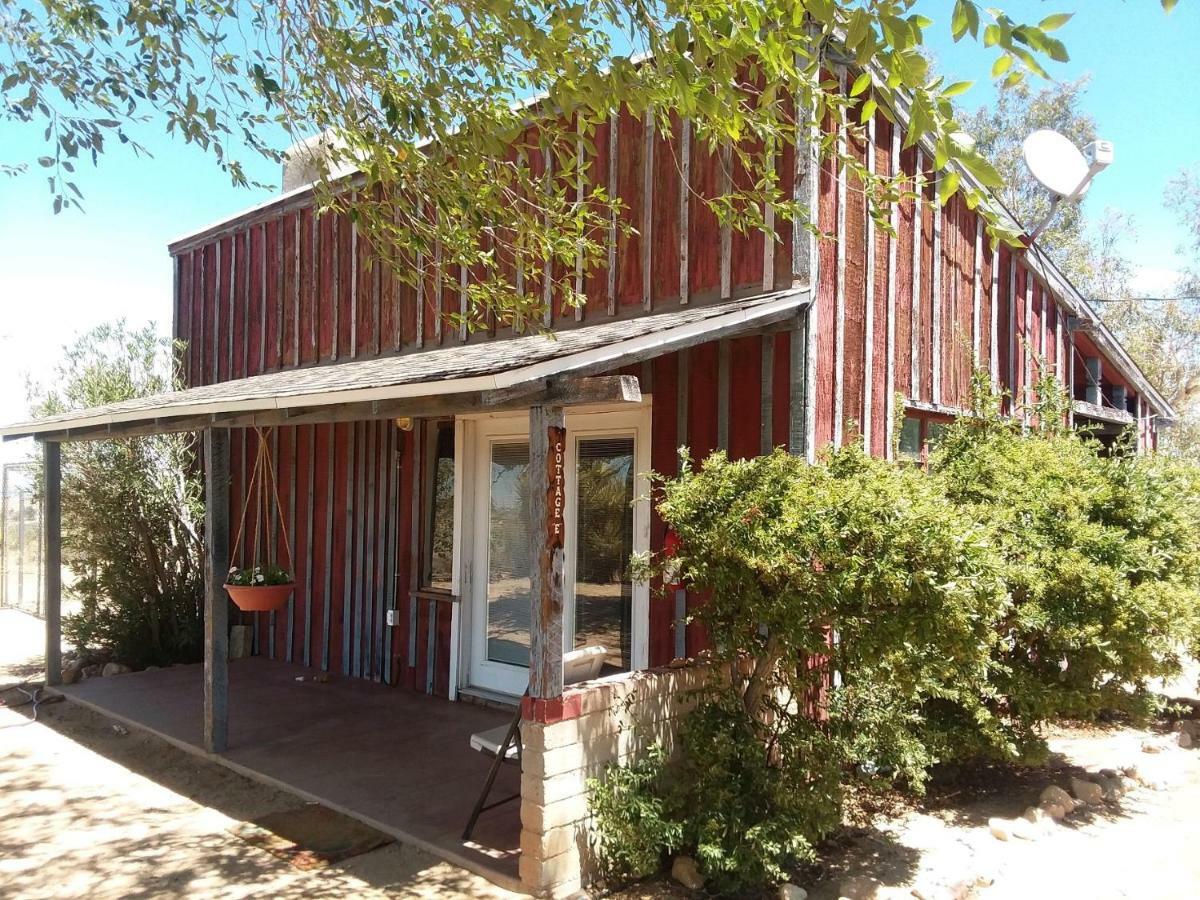 Hilltop Tavern And Inn Apple Valley Room photo