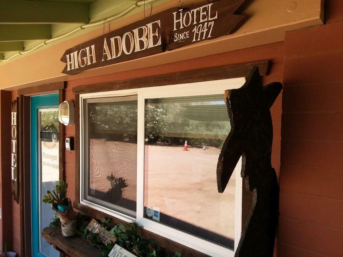 Hilltop Tavern And Inn Apple Valley Exterior photo
